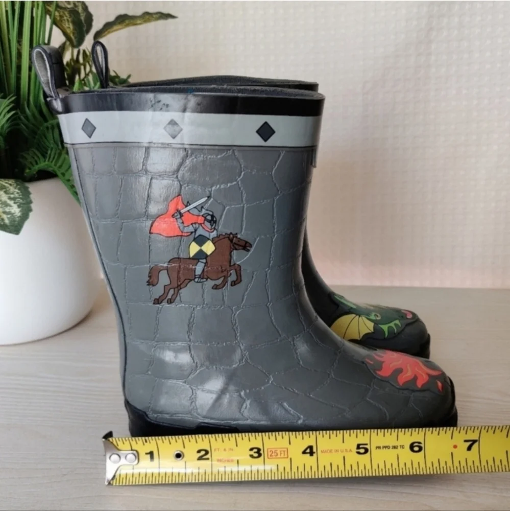 Kidorable Dragon Knight Gray Natural Rubber Rainboots Size 9 toddler